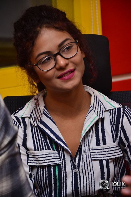 Ami-Thumi-Movie-First-Song-Launch-At-Radio-Mirchi